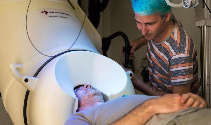 At the Electromagnetic Brain Imaging Unit we use electrical and magnetic measures of brain activity in order to understand how the brain works, and in particular, how our mental activity is related to neural mechanisms.